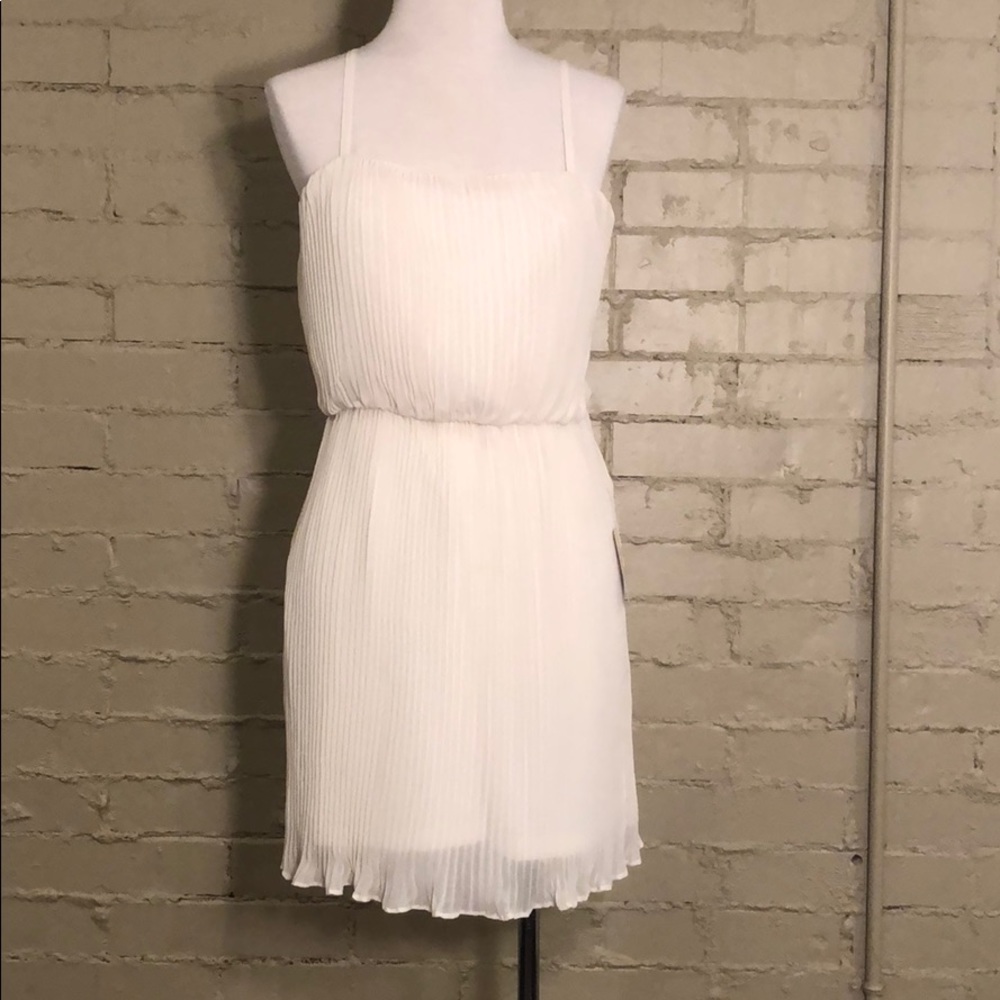 Forever 21 White Pleated Dress :L